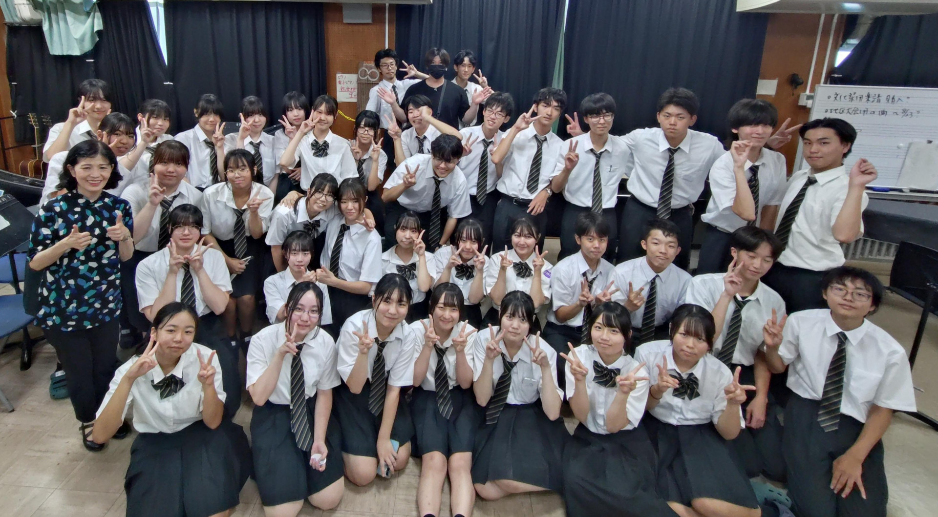吹奏楽部　集合写真.JPG